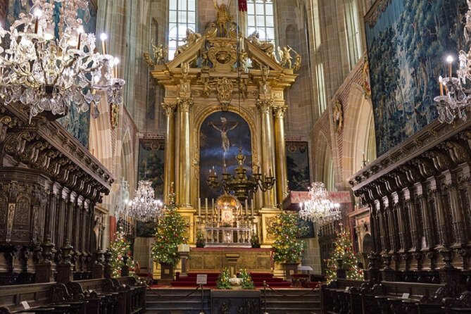 Krakow: Old Town Sightseeing by Golf Cart and Wawel Castle Guided Tour - Who Would Enjoy This Tour?