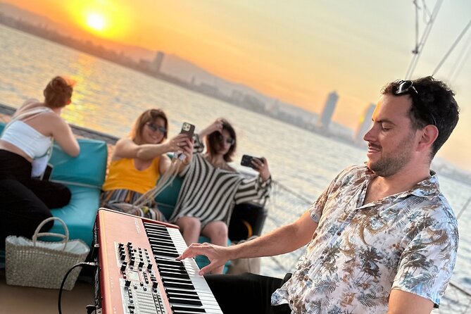 Live Music & Sunset Wooden Boat in Barcelona - Practical Tips for Attending