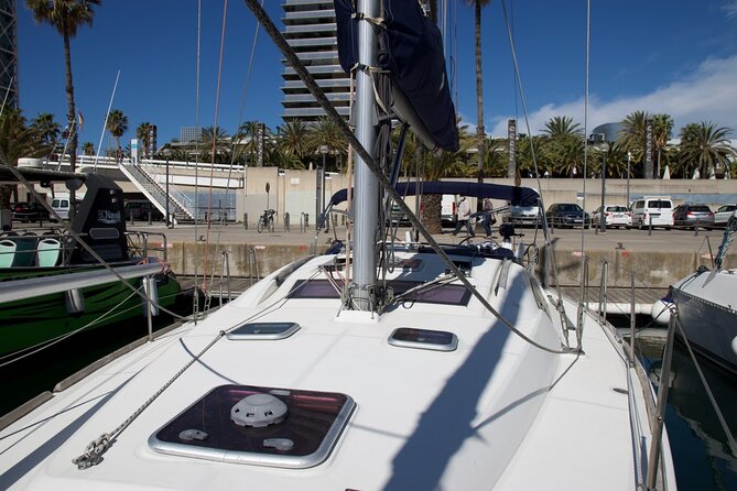 Luxury sailboat ride with drinks and aperitif-Small Groups - Who Should Consider This Tour?