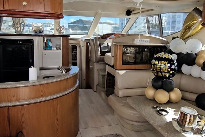 Miami Private Yacht cruise, enjoy the Biscayne bay luxury tours - FAQ