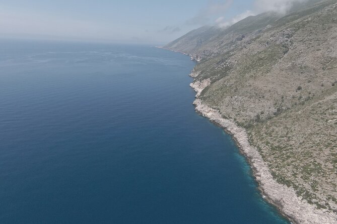 Private 6 H Boat Dafina Bay & Bear's Bay - Stop 4: Bear Bay – The Wild Gem