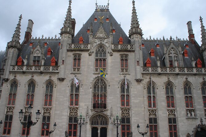 Private Arrival Transfer from Brussels Airport to Bruges with Business car - The Sum Up