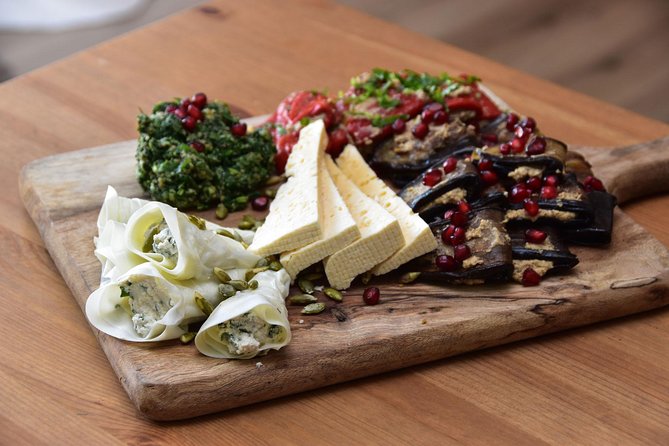 Private Traditional Georgian Meal in a Lovely Tbilisi Home with Transfers - Detailed Breakdown of the Experience