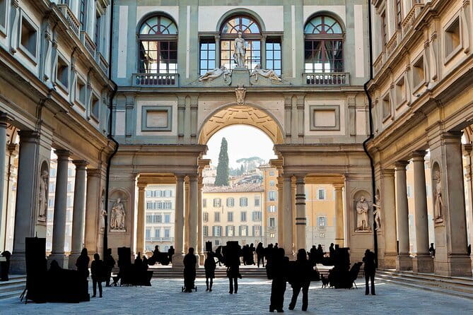 Sightseeing Guided Tour of Florence by Night including Duomo & Palazzo Vecchio - FAQs