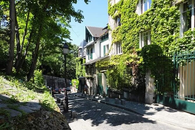 Small group visit to the Montmartre district in Italian - The Sum Up