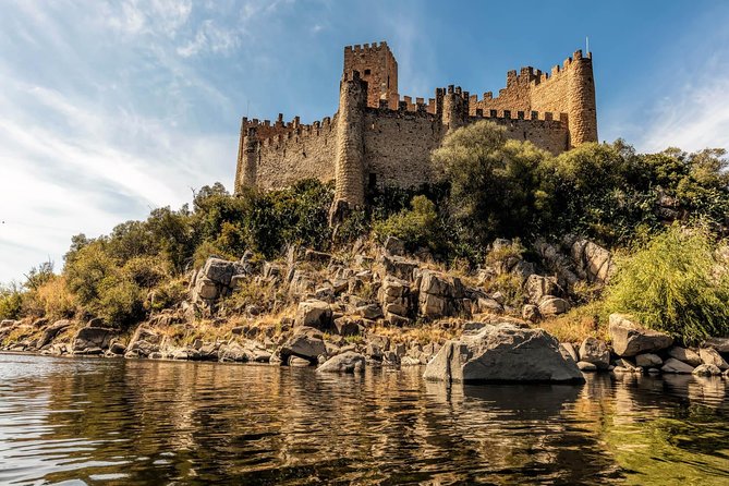Tour / Transfer Lisbon Porto or Porto Lisbon - Who Should Consider This Tour?