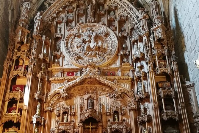 Visit to the Cathedral of Santiago with Roofs and Optional Portico - Who Is This Tour Best Suited For?