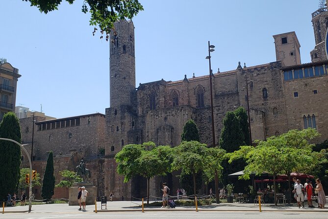 Barcelona City Highlights Bike Tour with E-Bike Option - Who Is This Tour Best For?