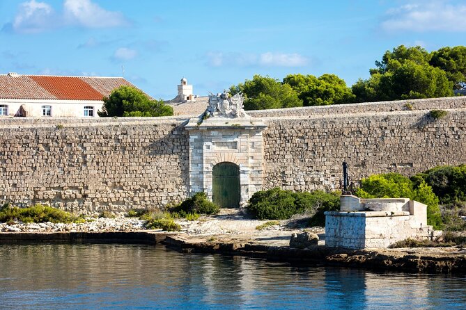 Full Day Mahon Harbour, Binibeca and Xoroi Cave Tour in Minorca - FAQs