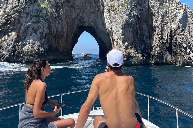 Full day private boat tour to the Island of Capri - FAQ