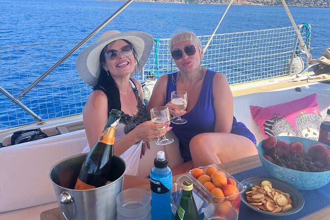 Modern VIP 18 Meter Luxury Sailing Yacht - The Perfect Day - FAQ