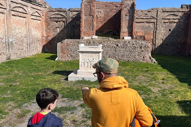 Pompeii & Naples Tour from Rome by Train, Includes Lunch - FAQ