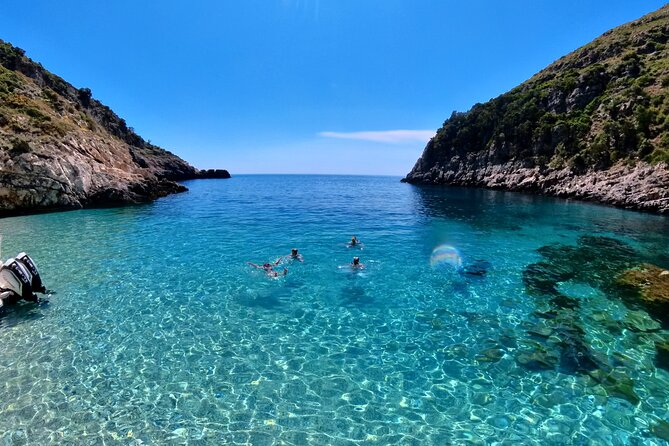 Private 6 H Boat Dafina Bay & Bear's Bay - Stop 5: Dafina Cave and Beach