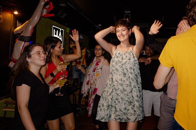 Rome Nightlife Experience: Award-Winning Bar Crawl with Guide - Duration and Group Size