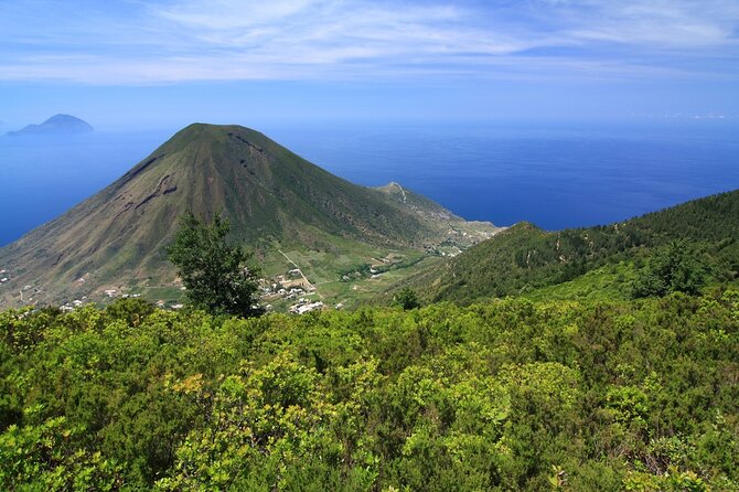 Salina Panarea Stromboli by night - Who Is This Tour Perfect For?