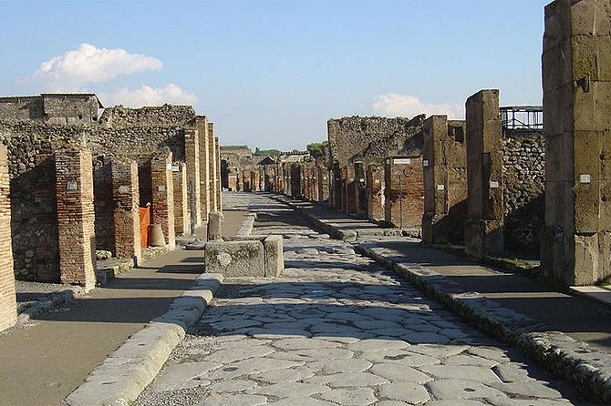 Transfer Naples to Ravello and stop in Pompeii - Price and Value