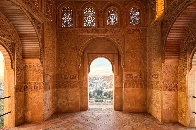 Unforgettable Alhambra Tour: group tour - FAQ