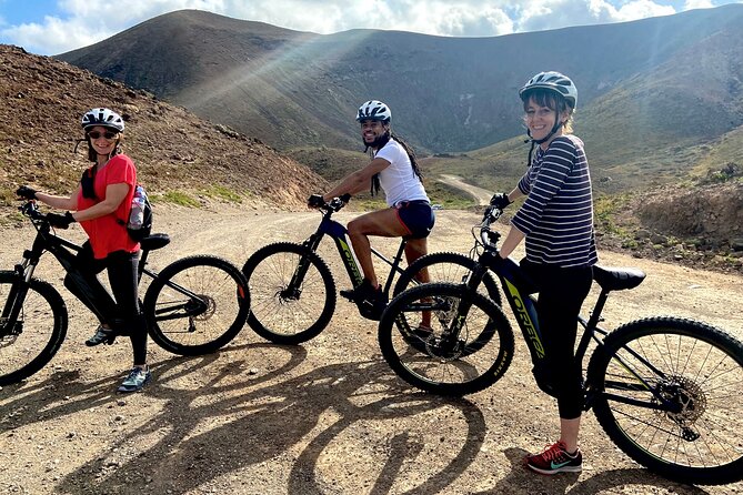 Volcanic Discovery PREMIUM eBike Tour; easy level: 35 km - The Sum Up