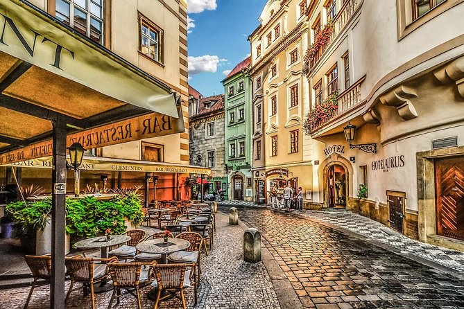Private Transfer from Vienna to Prague with 2h of Sightseeing - The Sum Up