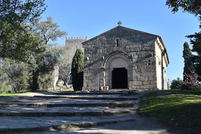Full-Day Braga & Guimarães Guided Semi-Private Tour with Lunch from Porto - Stop 6: Largo da Oliveira and Surrounding Streets
