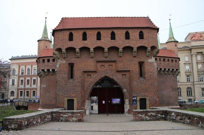 Krakow Airport Transfers : Krakow Airport KRK to Krakow City in Luxury Van - Who Will Love This Service?