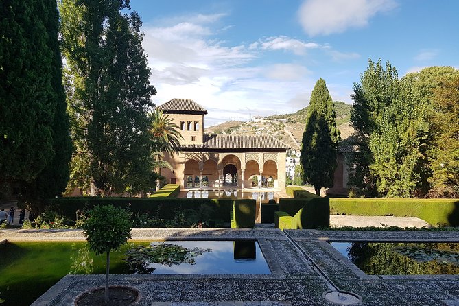 Alhambra Sultan Gardens ,Palaces and towers .Skip the line - Good To Know