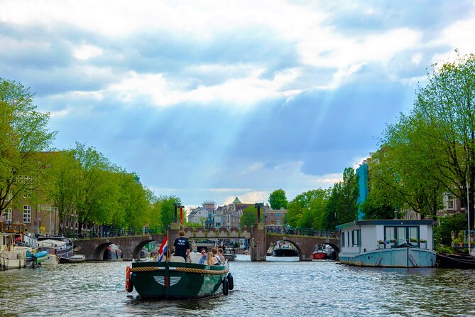 Amsterdam: 90 min Kings Day Boat Party with Unlimited Drinks - Good To Know