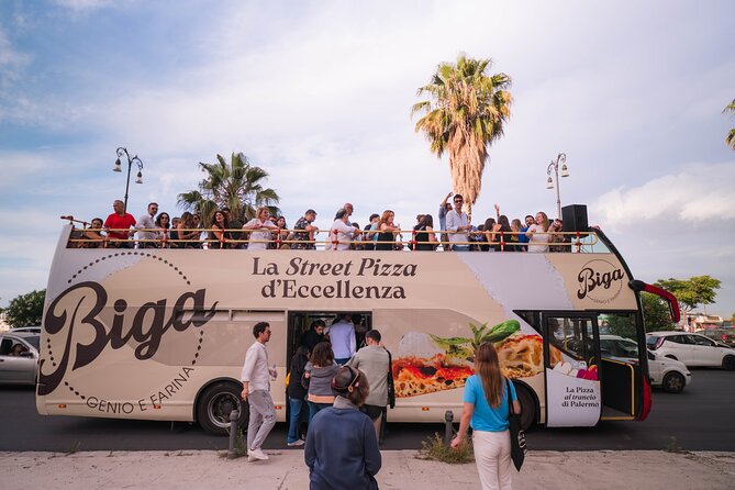 Aperitif on a bus tour around the city of Palermo - Good To Know
