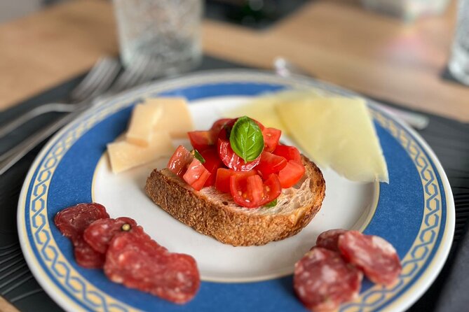 Authentic Italian Dinner in Cozy Canal Home in Amsterdam - Introduction