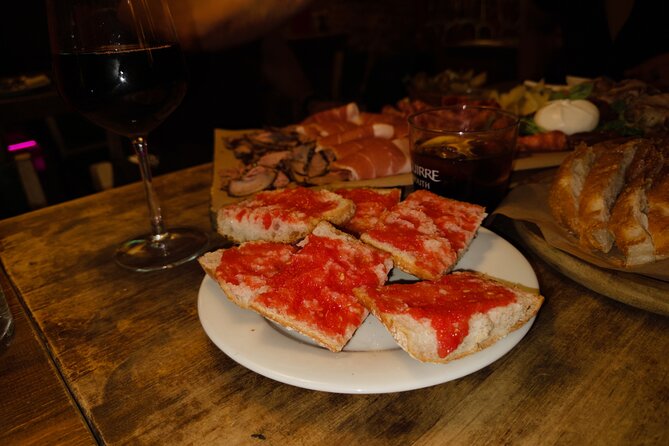 Barcelona Gothic Quarter Tipsy Tasting Tapas Tour and History - Good To Know