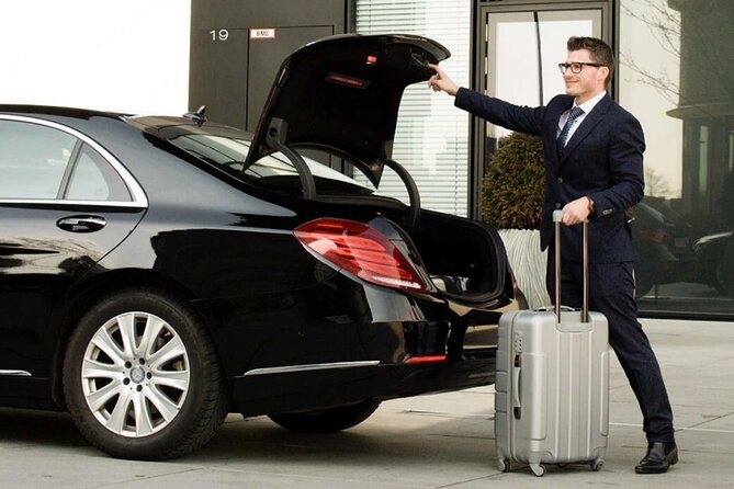 Barcelona Private transfer from Airport to Hotel / Cruise - Introduction