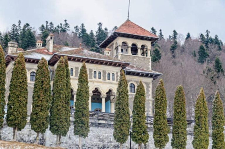 Bucharest: Peles and Cantacuzino Castles with Food Tasting