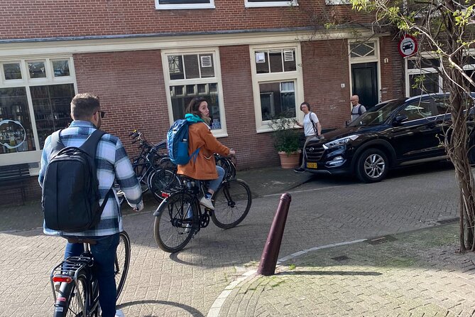Daily group bike tour in Spanish. - Good To Know