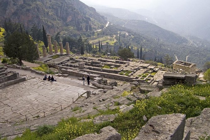 Delphi Private Tour (up to 11 people) - A Closer Look at the Delphi Private Tour