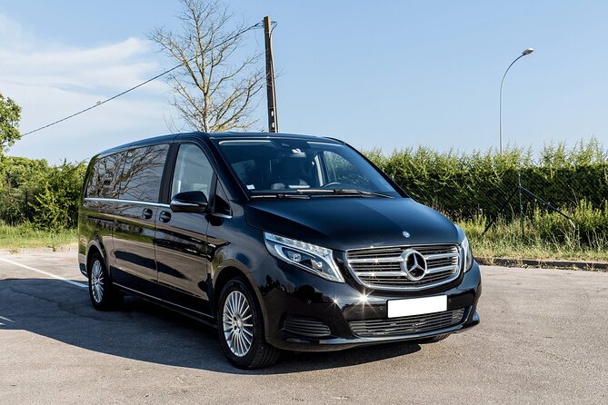 Departure Private Transfer from Prague City to Prague Airport PRG in Car/Van - Good To Know