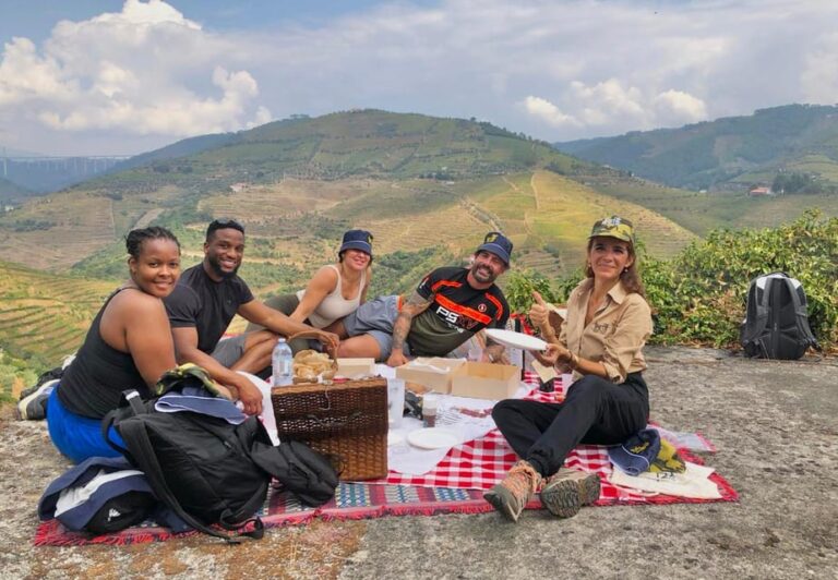 Douro: adventure hiking experience with picnic and wines