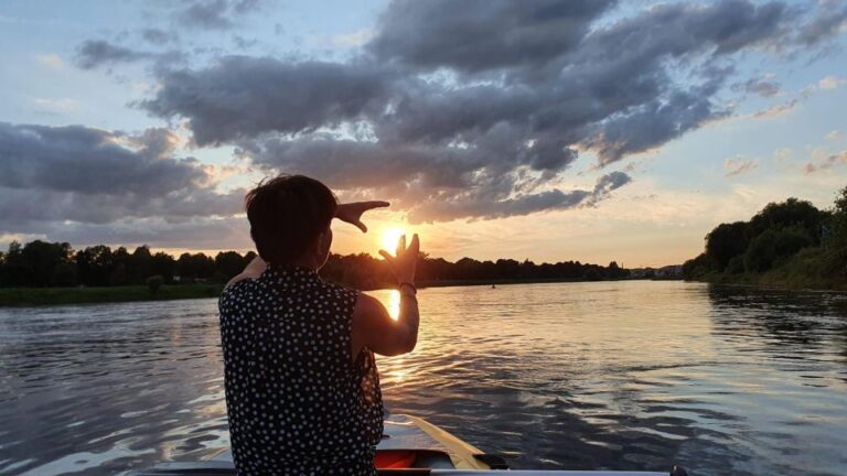 Dresden: Bootstour-Sonnenuntergang im Schlauchboot genießen