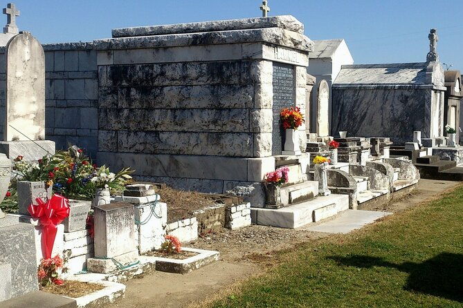 Eternal Echoes: A Cemetery Tour of New Orleans - What Makes This Tour Stand Out?