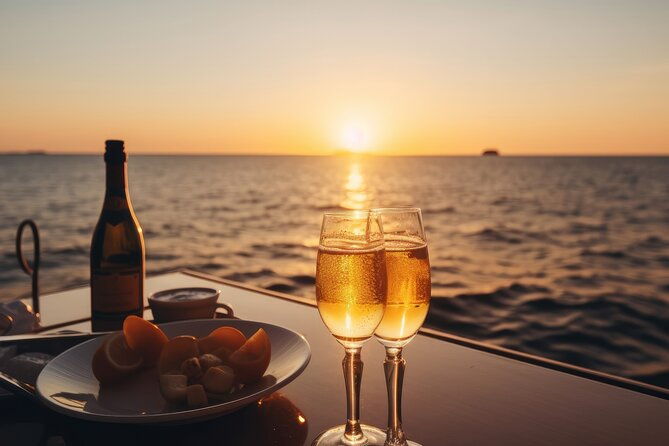 Exciting Sunset & Fireworks Cruise in Waikiki: Friday Nights - What’s Included and What to Bring