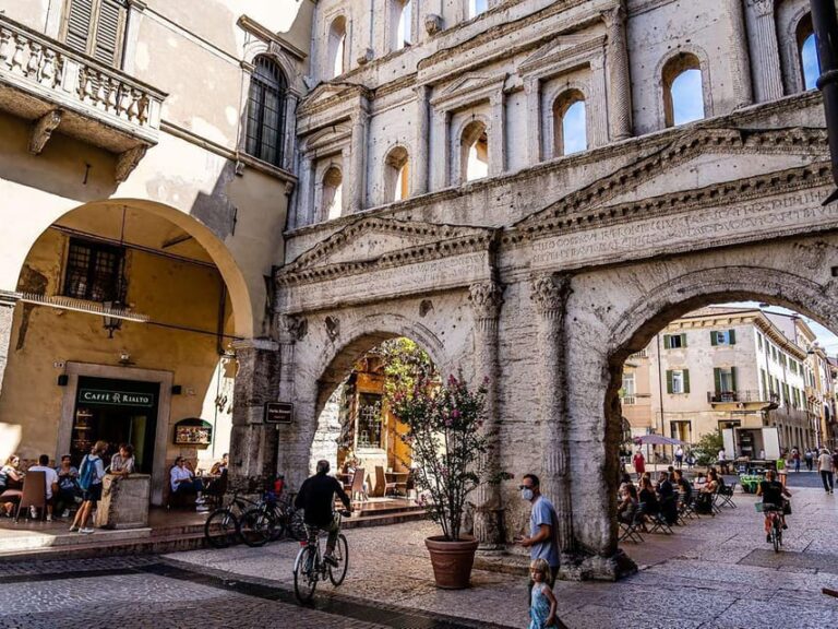 Explore Verona’s Highlights: Arena & Historical Walking Tour
