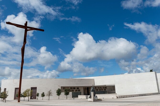Fátima, Nazaré and Óbidos Day Tour in Portugal - Discover Portugal’s Charm on a Fatima, Nazaré, and Óbidos Day Tour