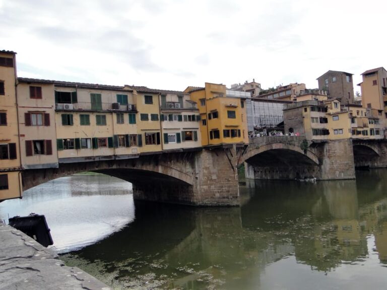 Florence: Vasari Corridor and Uffizi Gallery Exclusive Tour