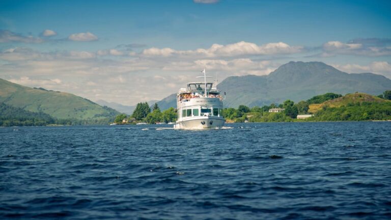 From Glasgow: Stirling Castle & Loch Lomond Tour