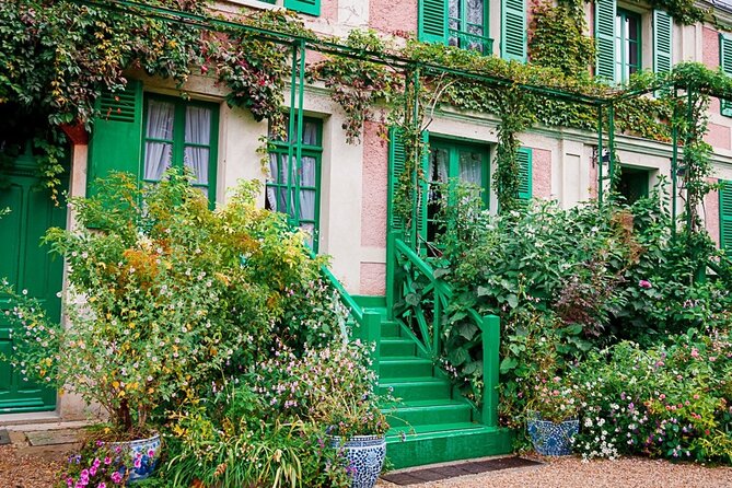 Full Day Giverny Monet's Gardens & Palace of Versailles - A Complete Guide to the Full Day Giverny Monets Gardens & Palace of Versailles Tour