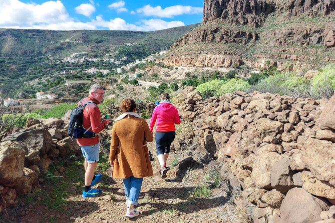 Gran Canaria Cave, Oasis, Red-gorge Adventure & cosy Picnic - Good To Know