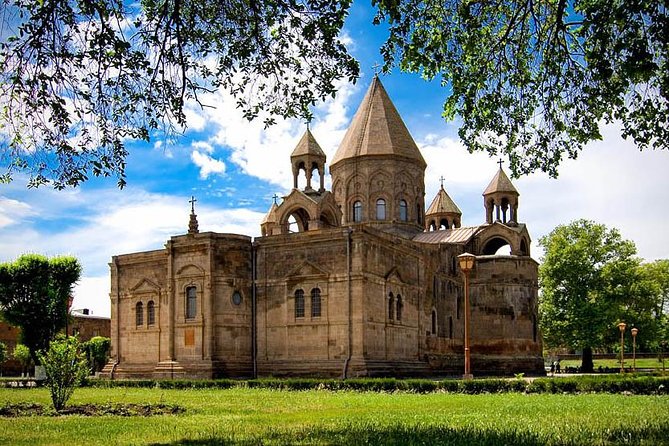 Group Tour: Saghmosavank, Wine Yard, Echmiadzin, Zvartnots - Good To Know