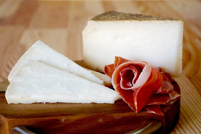 Guided Tour of Montesdeoca Cheese Factory with Cheese Tasting - Good To Know