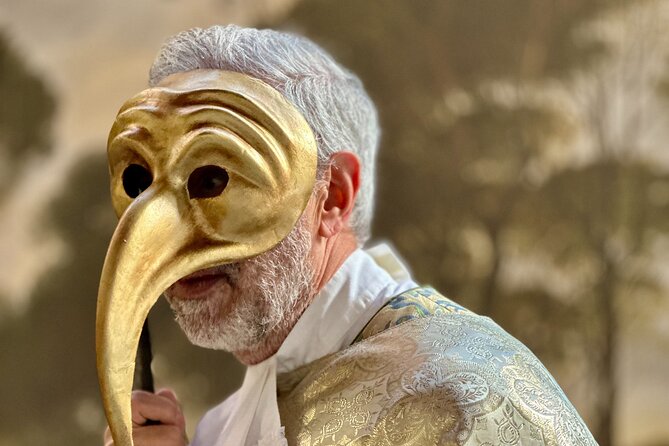 Historical Journey and Dress up Experience in Venetian Carnival - A Closer Look at the Venetian Carnival Experience