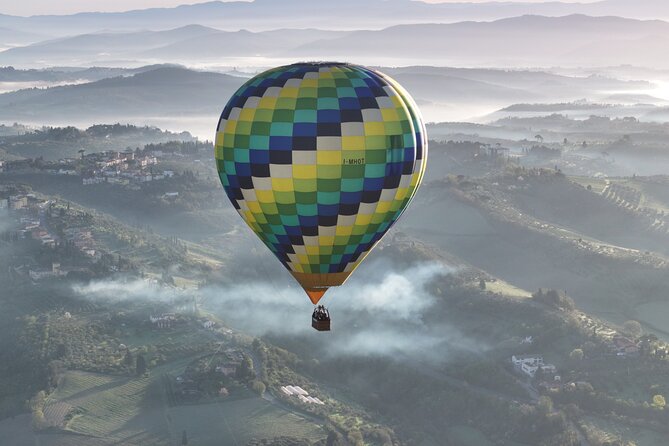 Hot air balloon over the hills of Pienza, Montalcino and Val D'Orcia - Good To Know