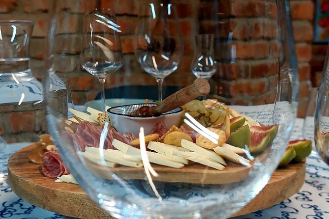 Kutaisi uncorked: Wine Tasting at a local Family Home - Exploring the Charm of Kutaisi and Georgian Wine Culture